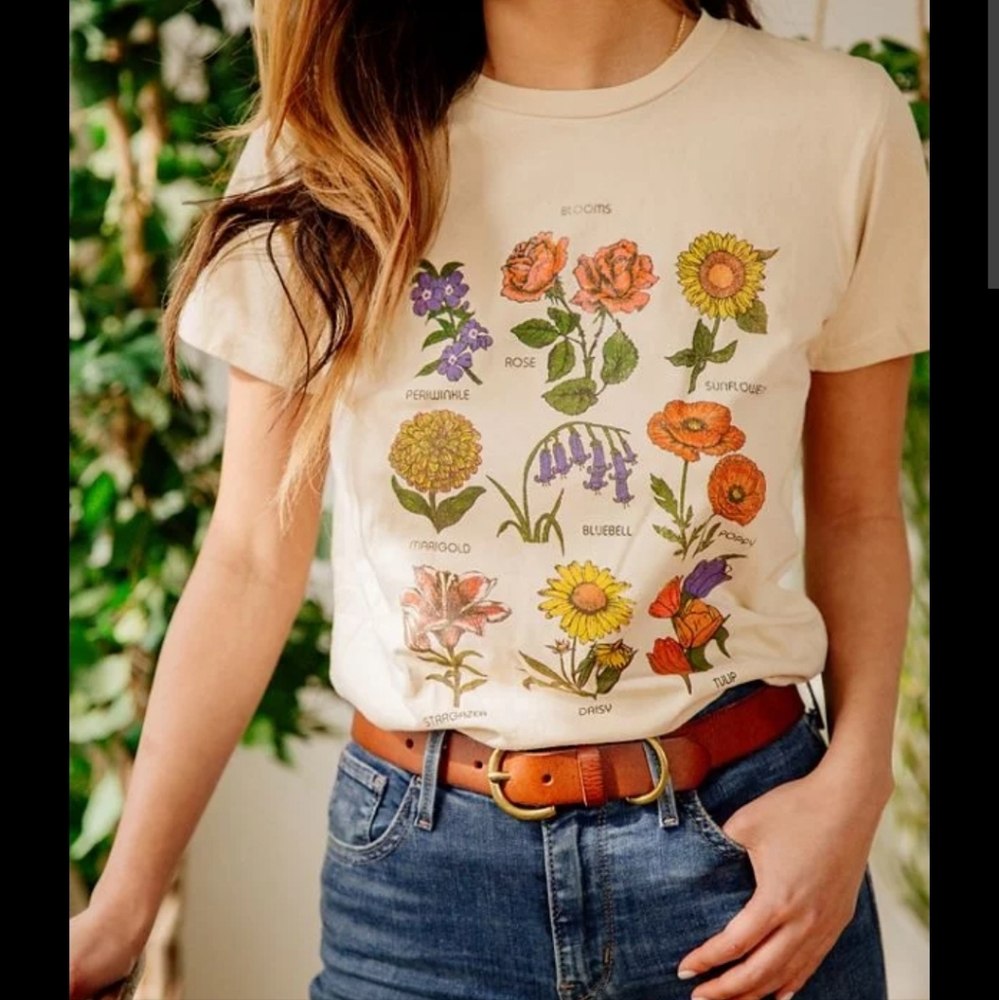 Future State size medium Flower Chart Tee